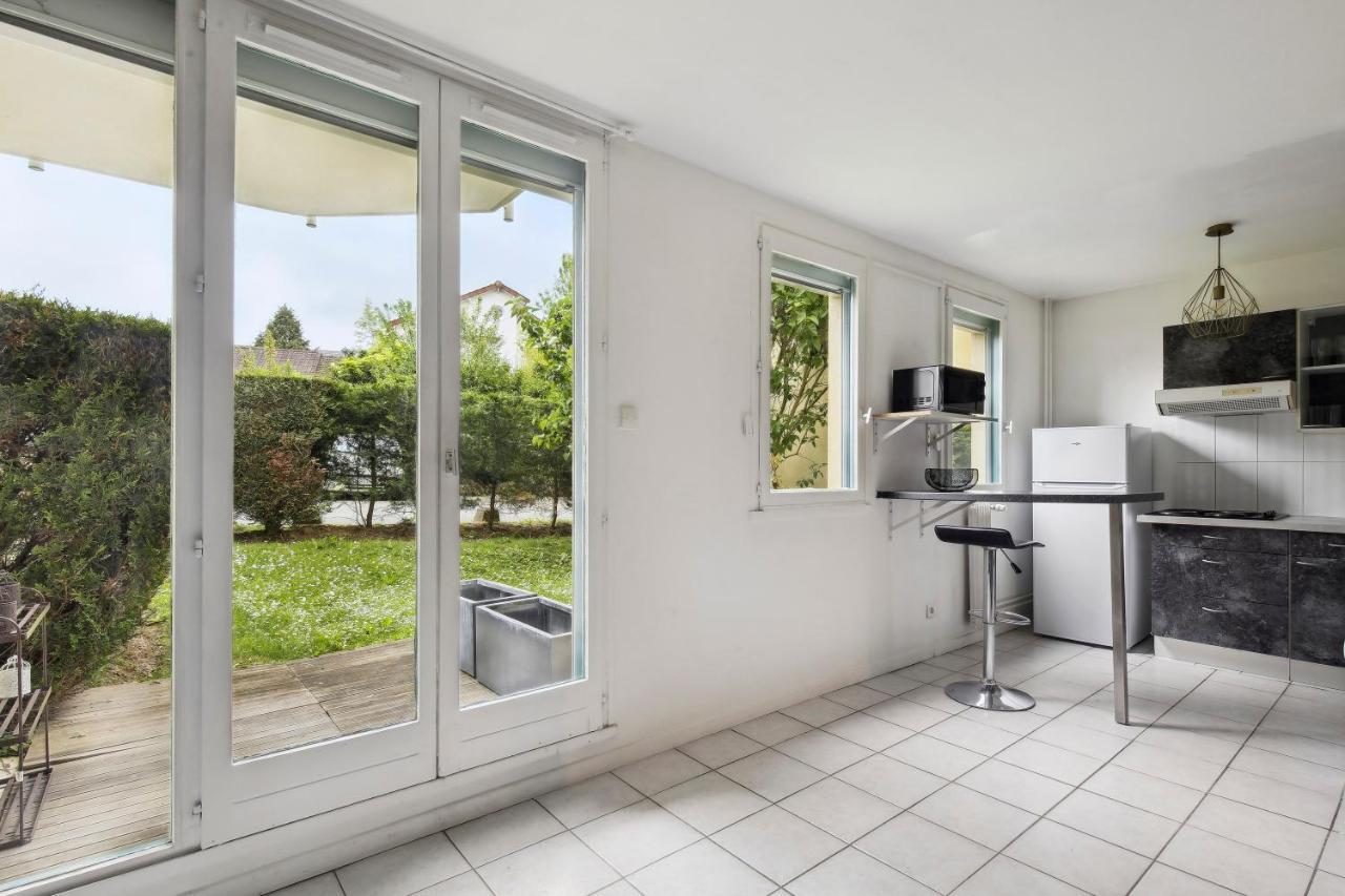 Le Glatigny- Chesnay Apartment เลอเชอส์เนย์ ภายนอก รูปภาพ